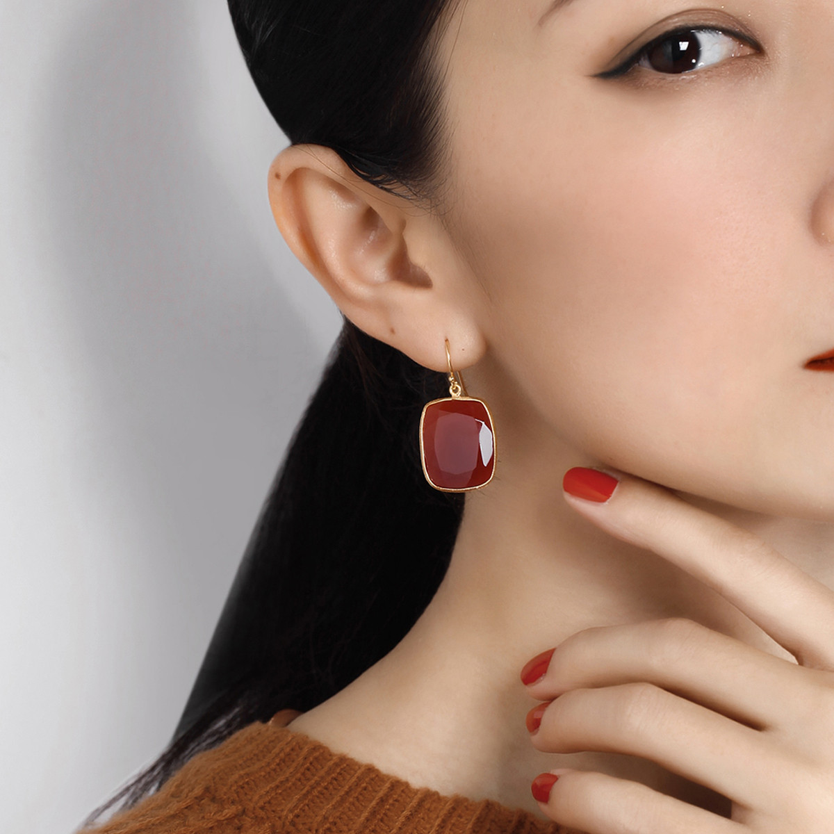 High sense of original simple female agate earrings