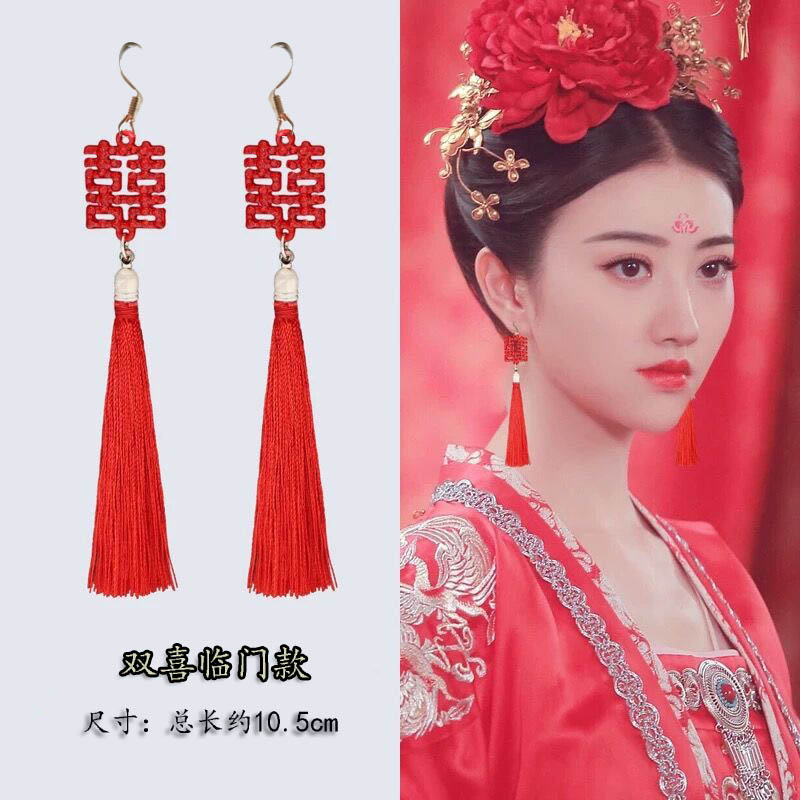 Bridal red New Year is a celebration of Chinese wedding vintage tassel earrings