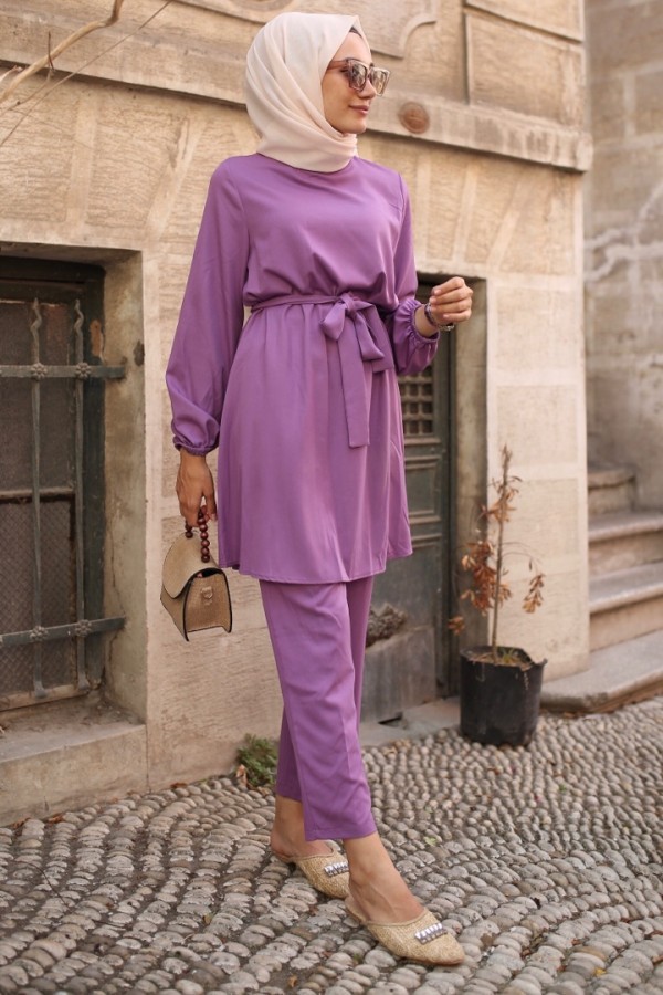 Southeast Asian fashion suits girl dress