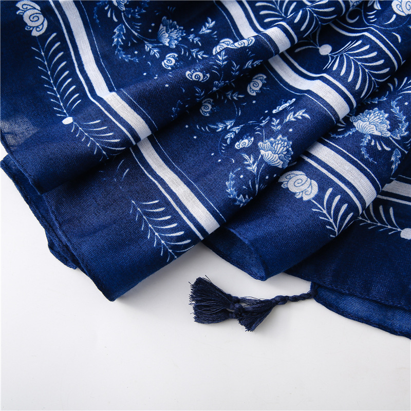 Muslim long cotton printed Arabic headscarf