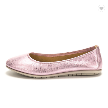 Comfortable fold flat with Middle East Lady's leather shoes