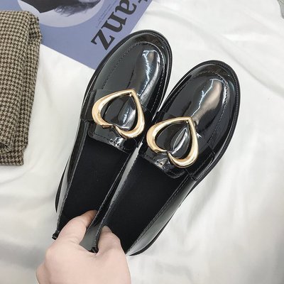 New black flat button casual Middle East Lady's leather shoes