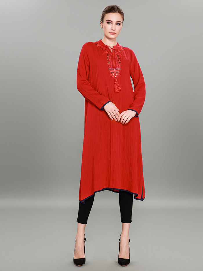 Arab split under ms dress with embroidered robes