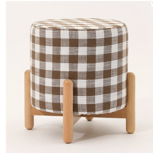 Modern low log home with stackable stools