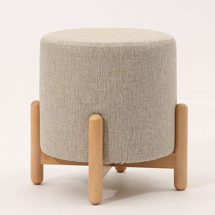 Modern low log home with stackable stools