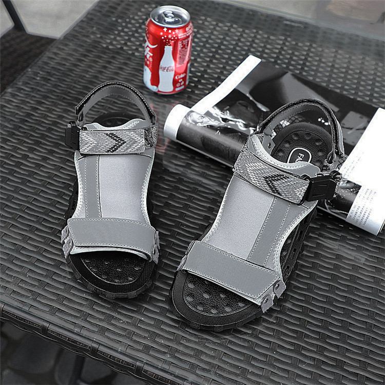 Customized summer casual leather Middle Eastern men's sandals