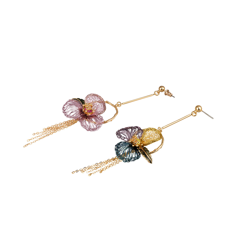 Jewelry language Alice original handmade silk contrast flower tassel earrings