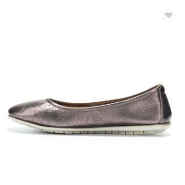 Comfortable fold flat with Middle East Lady's leather shoes