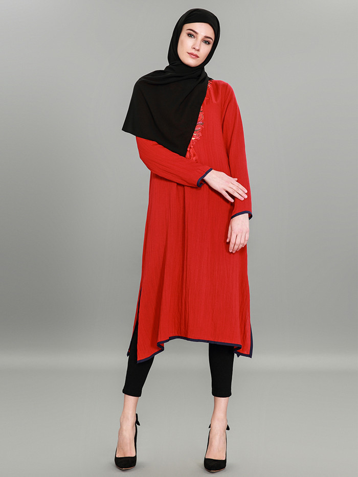 Arab split under ms dress with embroidered robes
