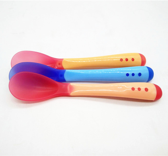 Magic Chameleon plastic Southeast Asian baby spoon
