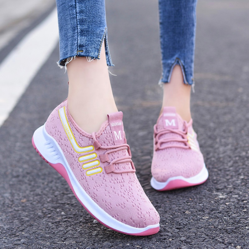 Non-slip soft knitting breathable Middle East Lady's sports shoes