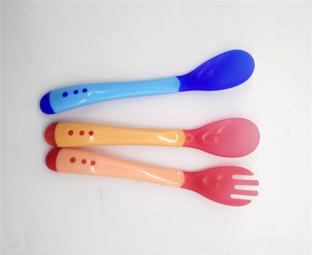 Magic Chameleon plastic Southeast Asian baby spoon
