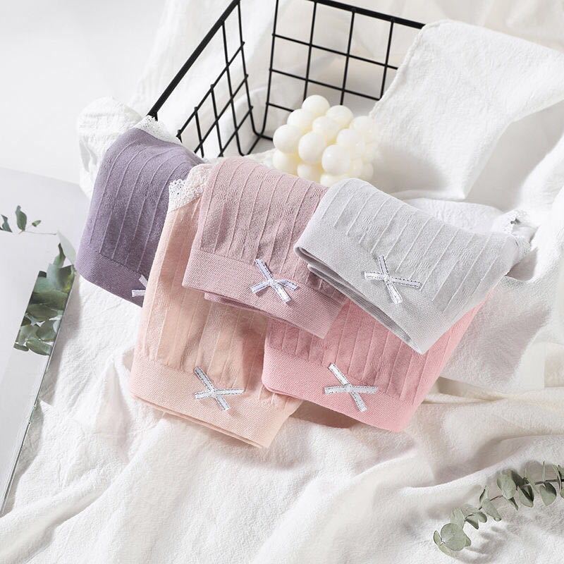 Antibacterial breathable cotton flowery seamless lace panties for ladies
