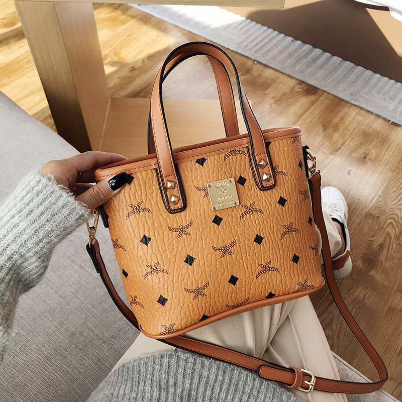 2021 fashion large capacity autumn and winter versatile atmosphere ladies handbag