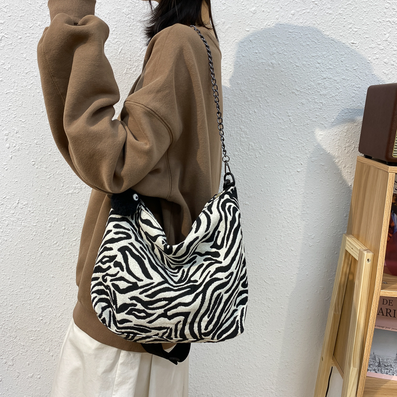 New stylish web celebrity large capacity zebra print tote bag for ladies