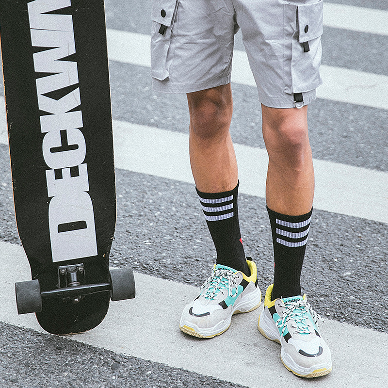嘻哈酷有趣的滑板字母男士袜子