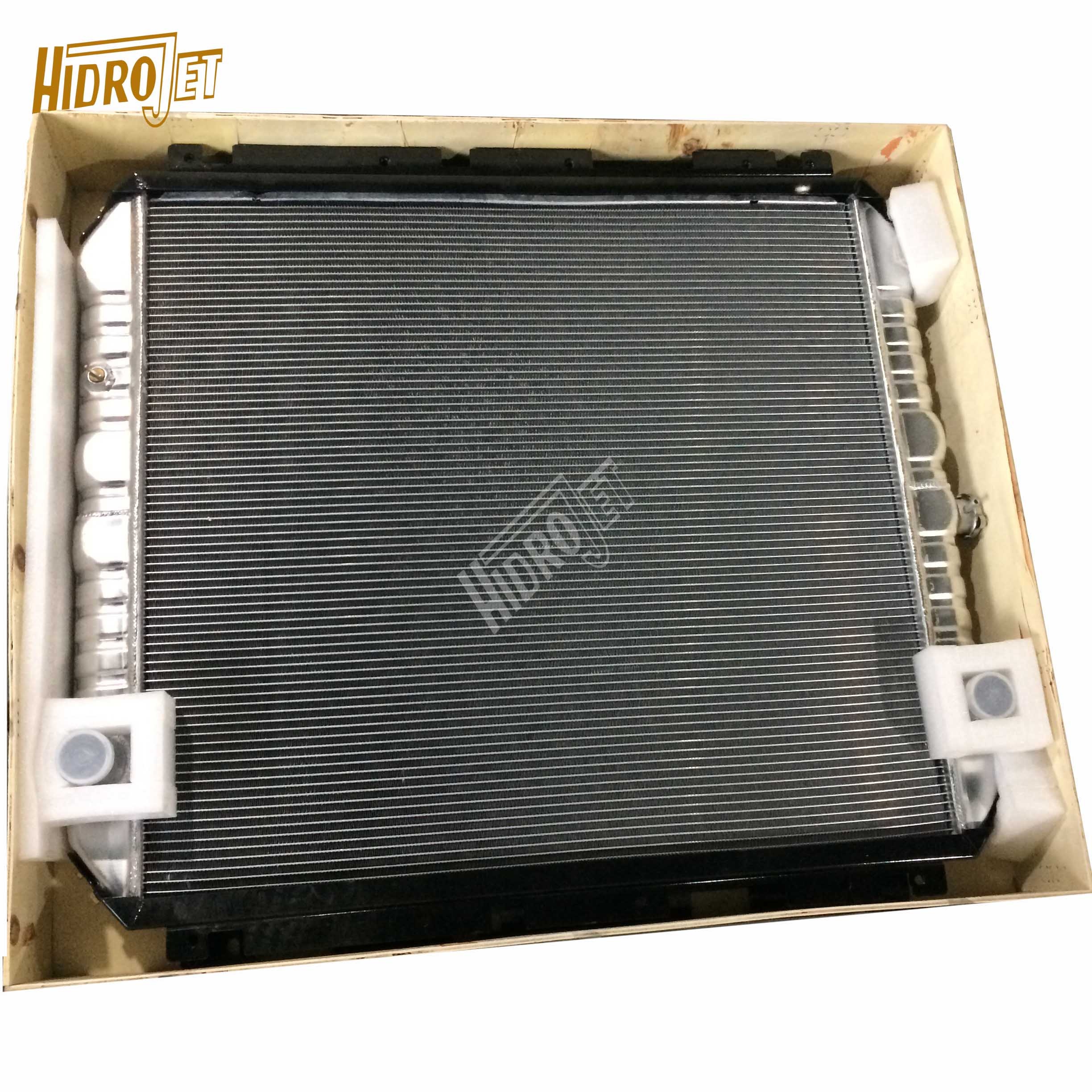 E325B's high quality cooling system hydraulic oil tank radiator