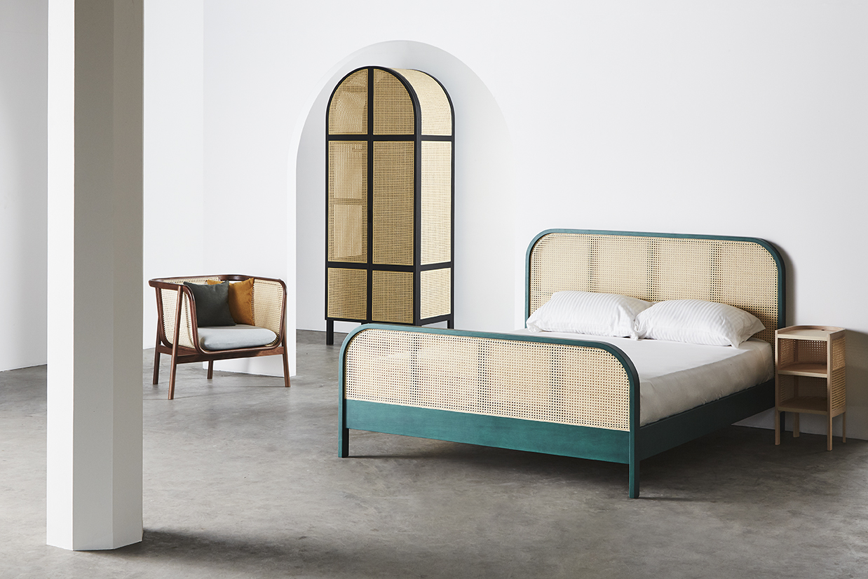 Thailand furniture oversize natural rattan makes bed