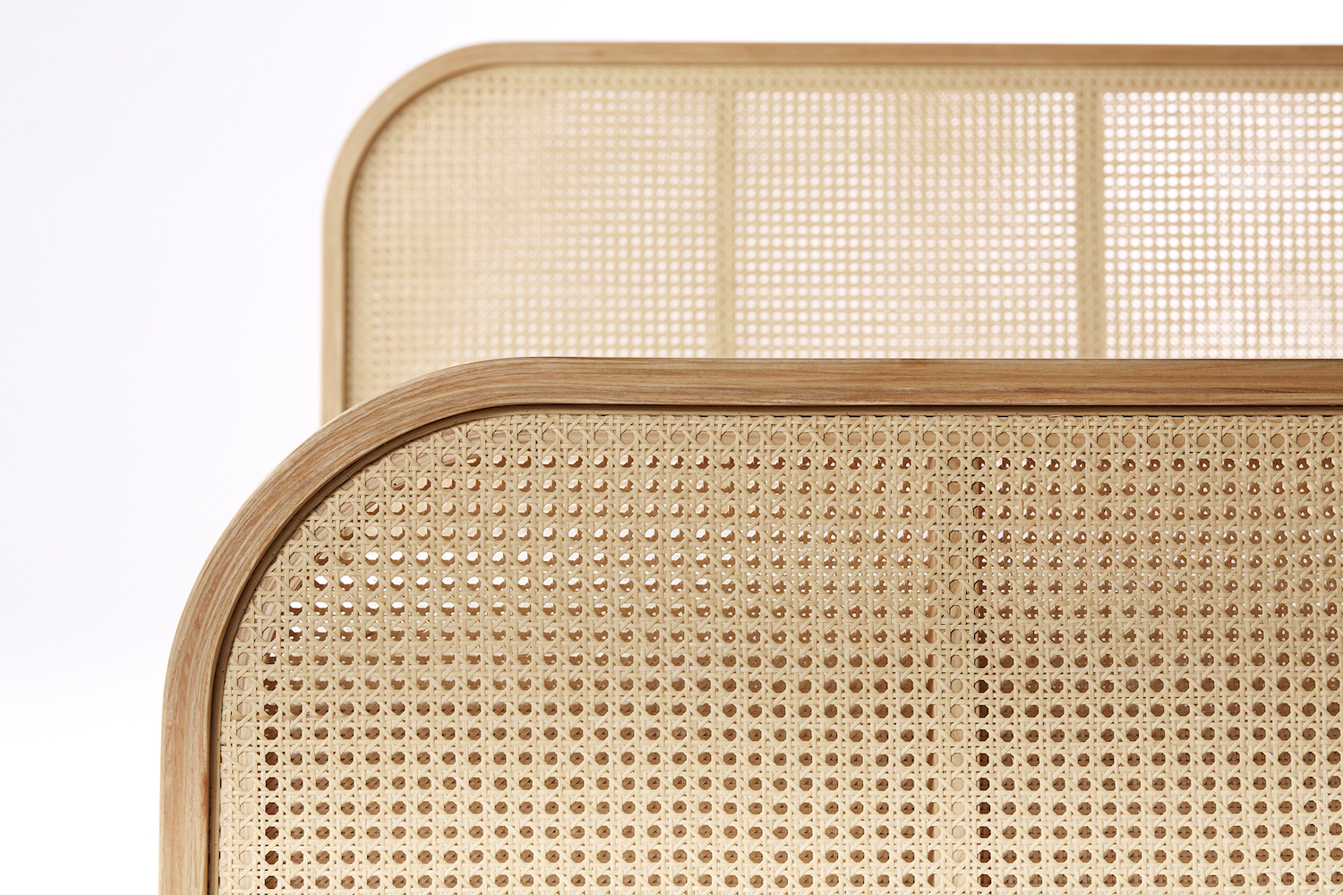 Thailand furniture oversize natural rattan makes bed