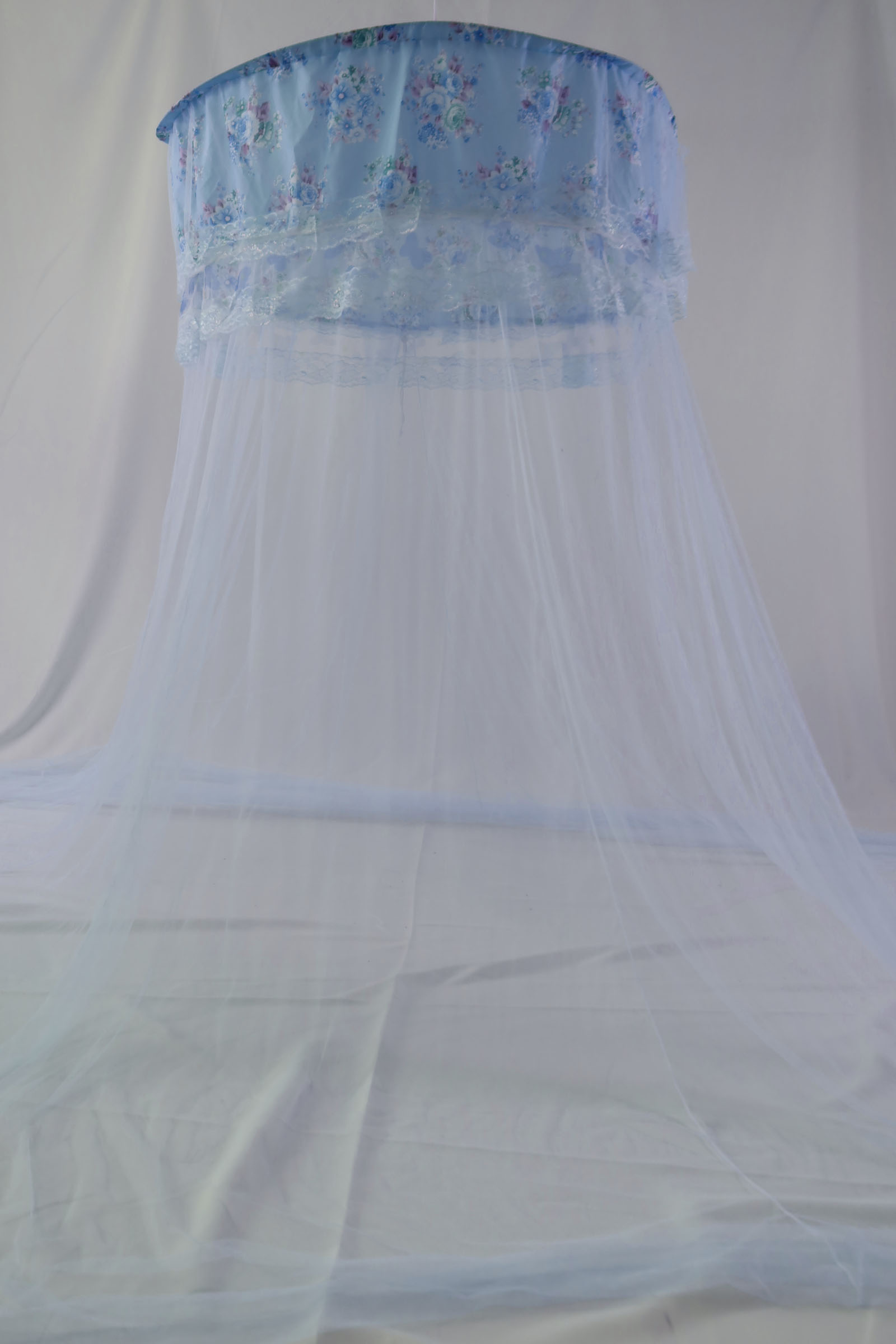 Durable affordable elegant lace round mosquito net