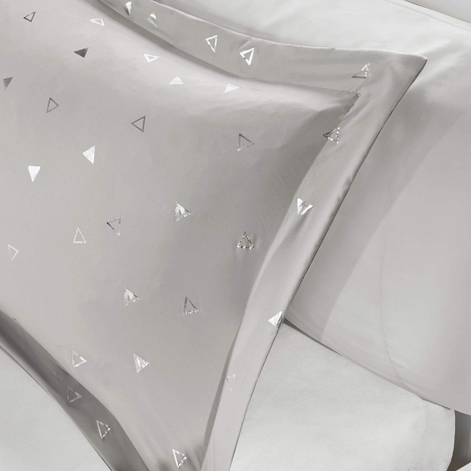 Newly designed triangle metal printed ultra-soft hypoallergenic 4 piece bedding set
