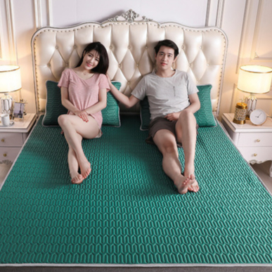 Green latex layer cool care technology pressure relief folding mat