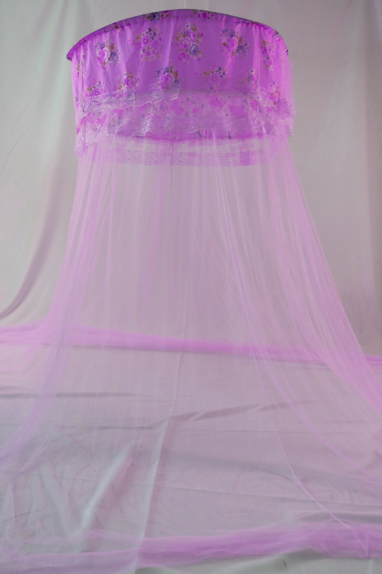 Durable affordable elegant lace round mosquito net