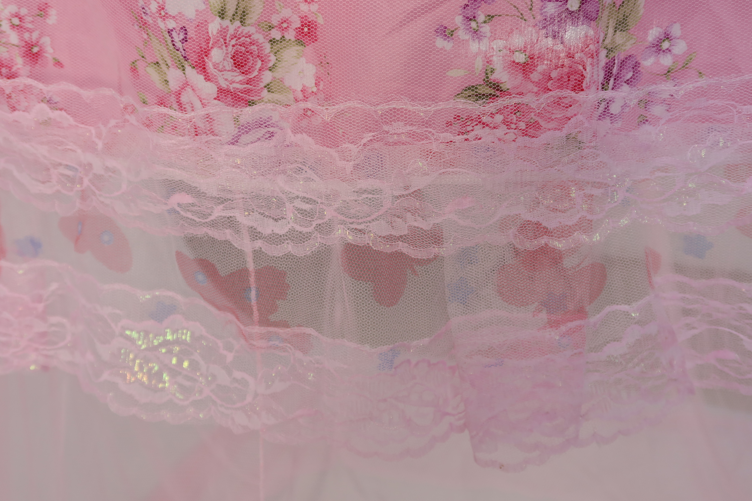 Durable affordable elegant lace round mosquito net