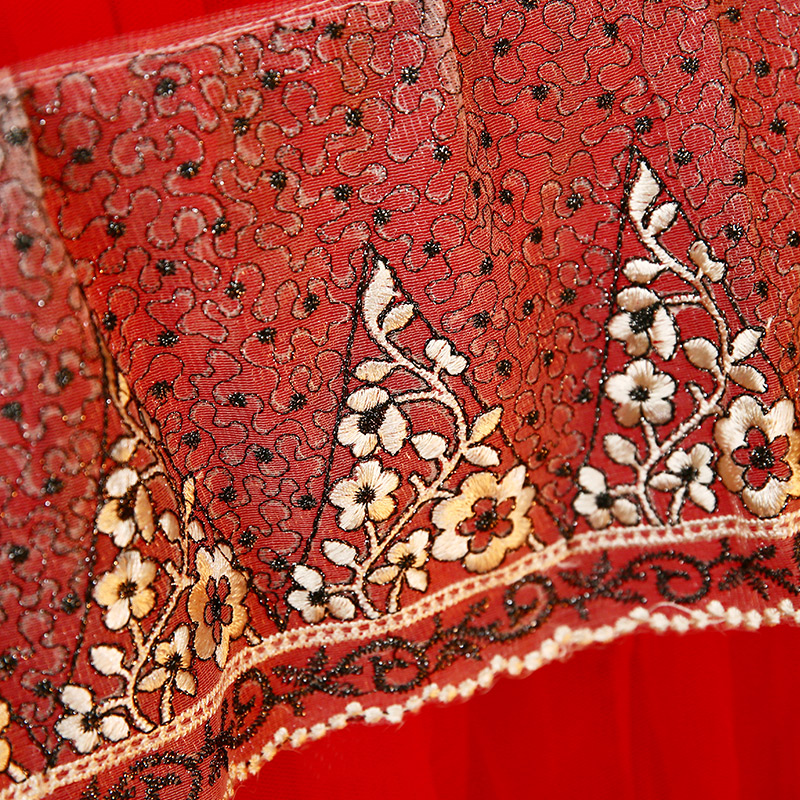 High quality elegant lace guide rail interior large space wedding red mosquito net