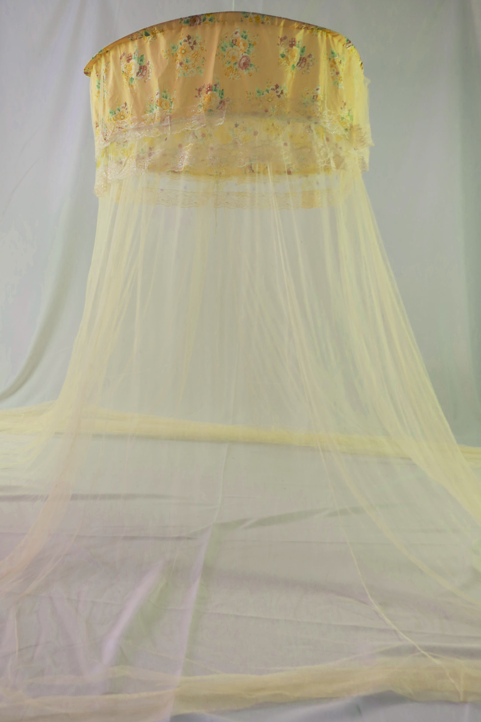 Durable affordable elegant lace round mosquito net