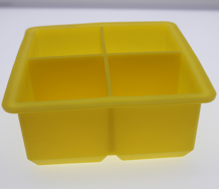 Eco-friendly folding 4-chamber silicone ice tray