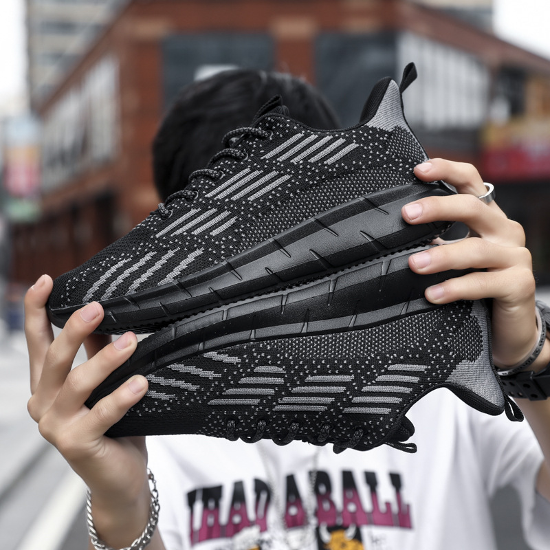 2021 new summer lightweight mesh fly knit men's shoes