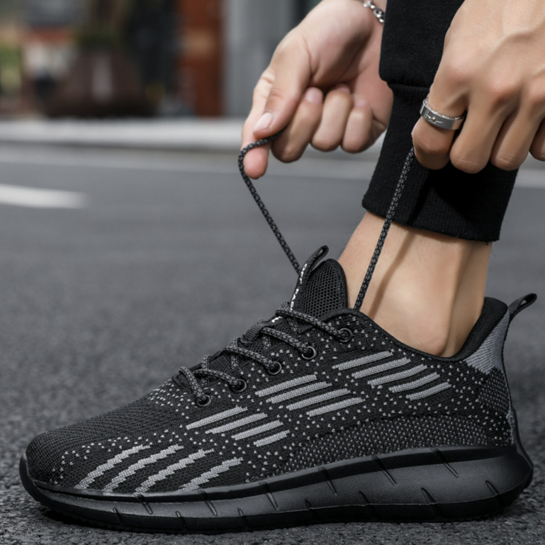 2021 new summer lightweight mesh fly knit men's shoes